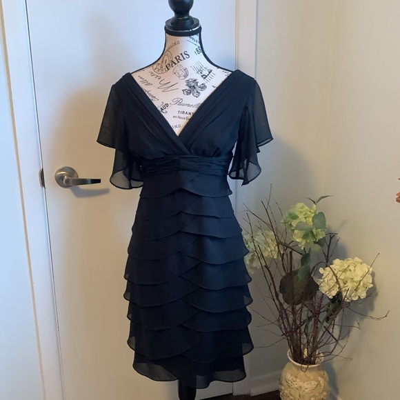 Never worn beautiful dress shoulder to hem 36”, chest side to side 15”, hip 17” - Picture 3 of 5